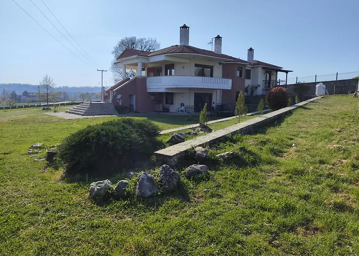 Μονοκατοικία Δίπλα Στην Πόλη