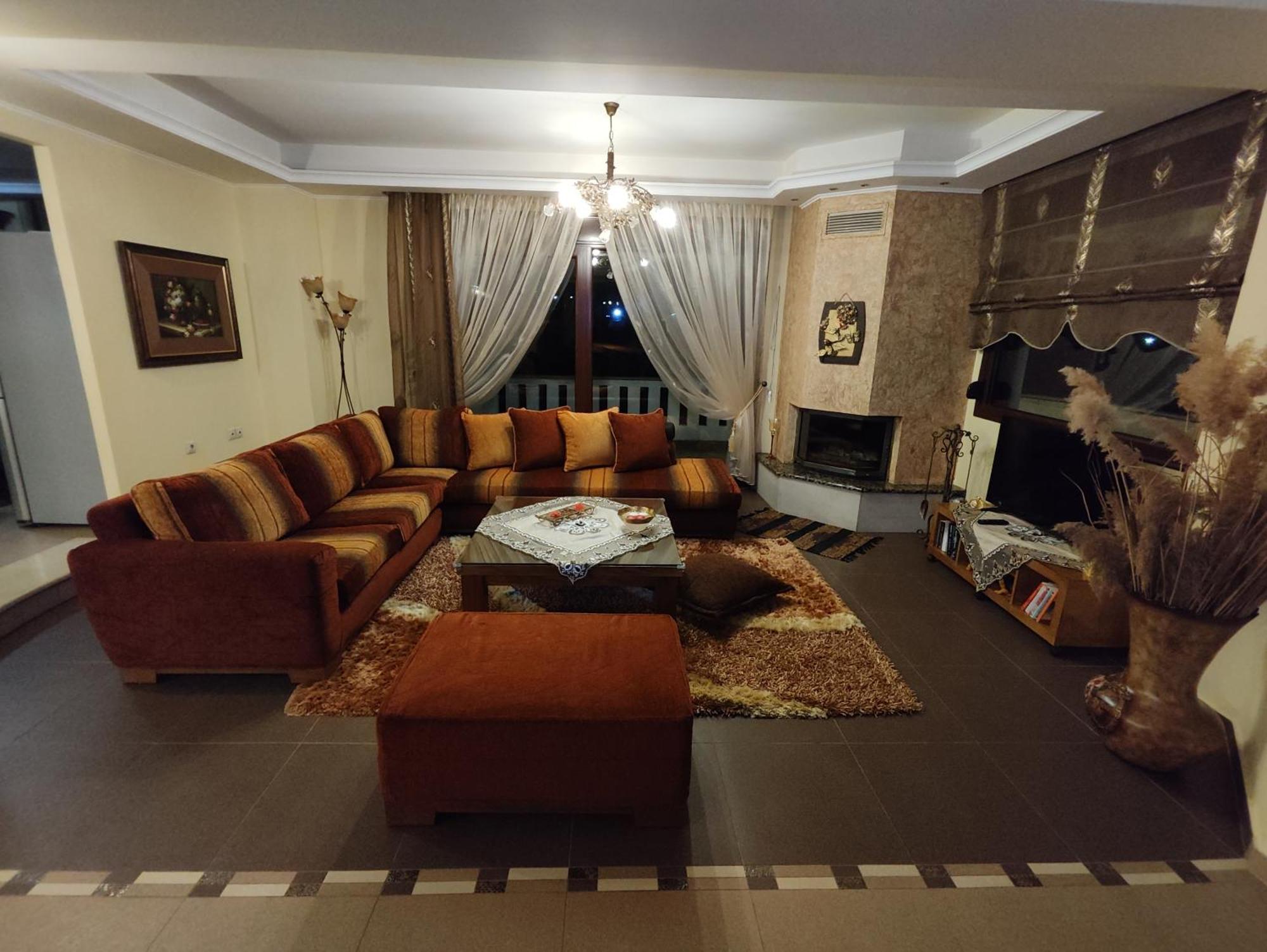 μονοκατοικία δίπλα στην πόλη